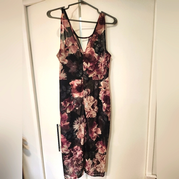 Dress - Picture 2 of 3